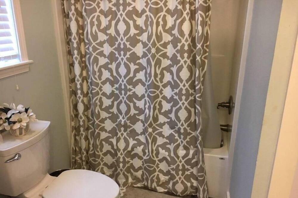 Photo of Bathroom in Delacroix