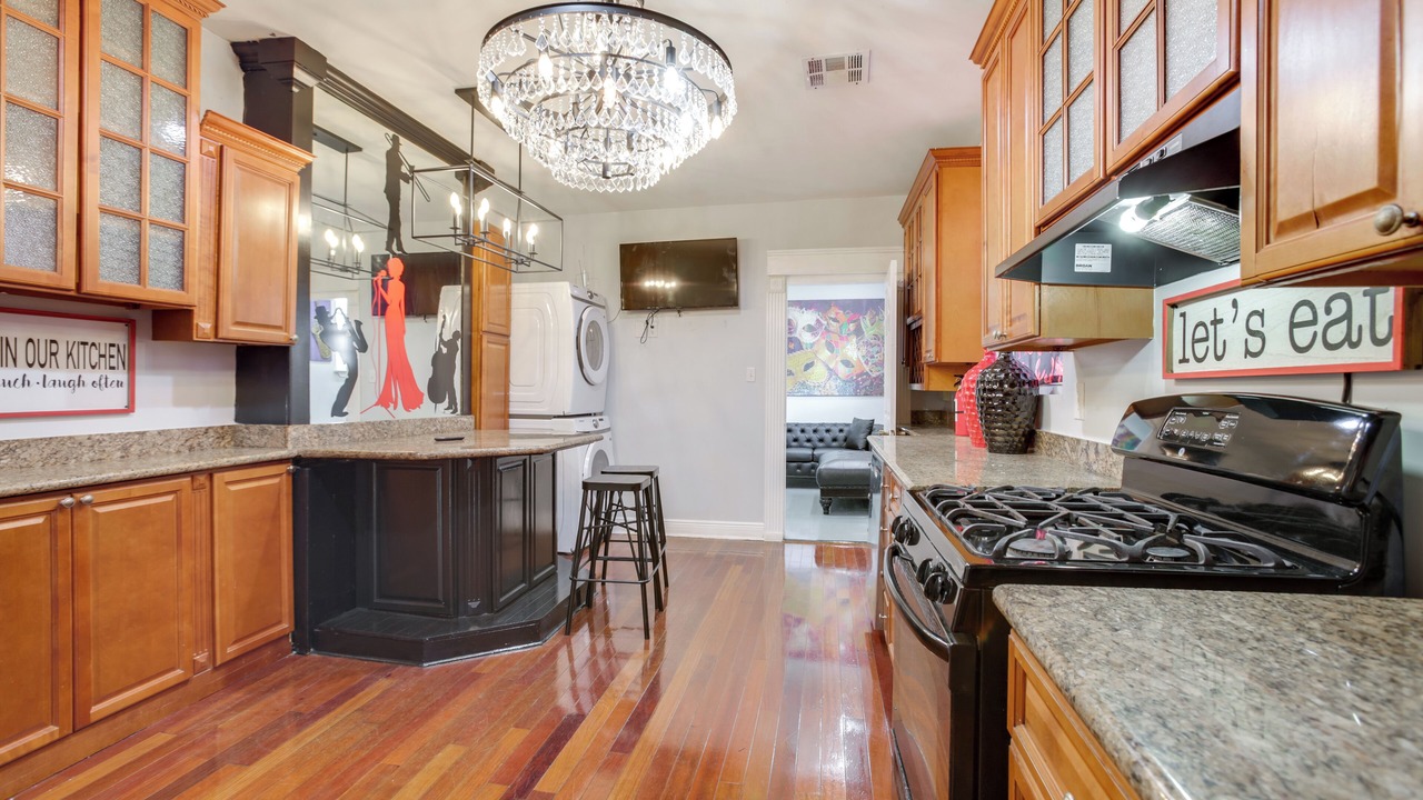 Photo of Kitchen in Central Carrollton Association