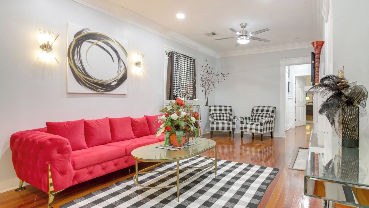 Photo of Livingroom in Central Carrollton Association