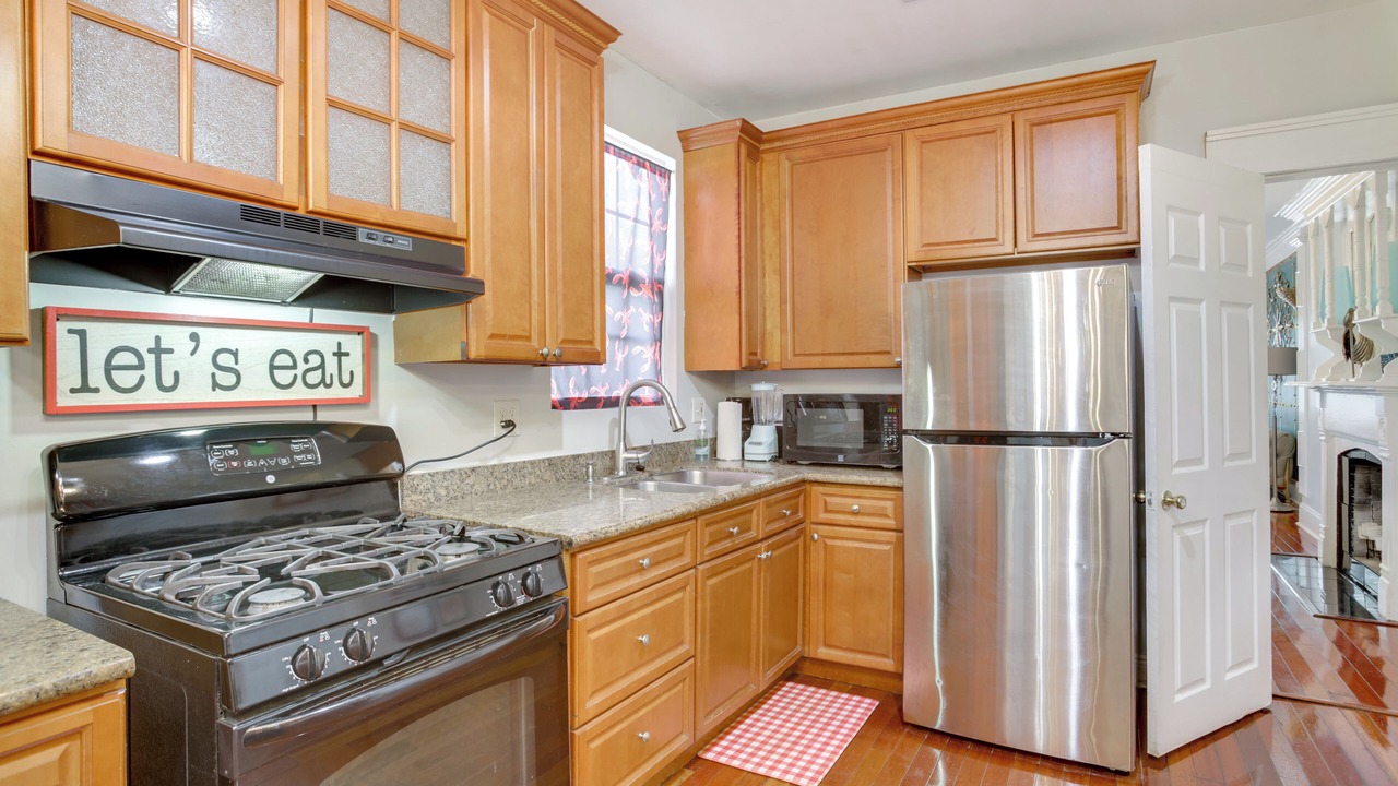 Photo of Kitchen in Central Carrollton Association