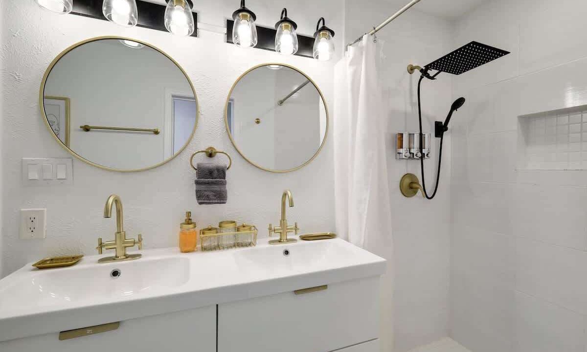 Photo of Bathroom in White Rock Hills