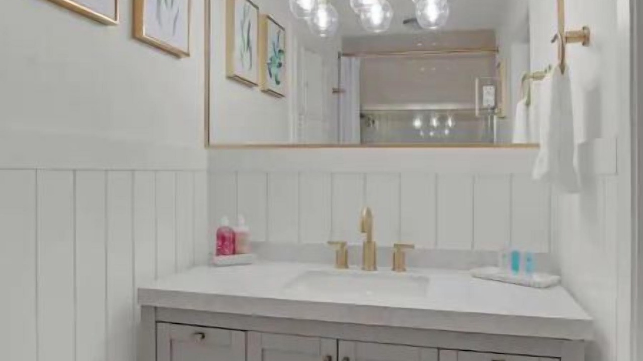 Photo of Bathroom in Broadmoor
