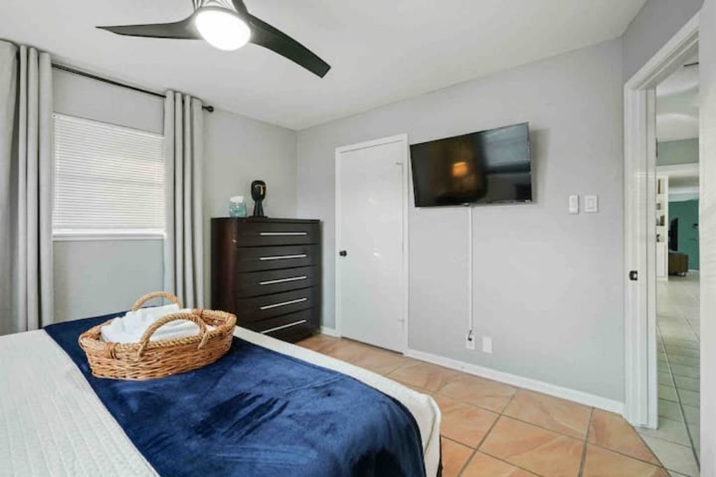 Photo of Bedroom in South Side