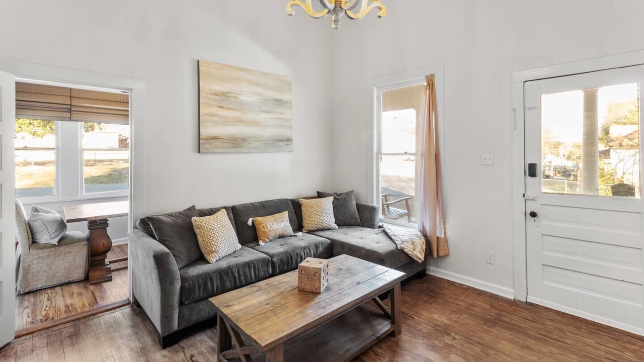 Photo of Livingroom in Mooringsport