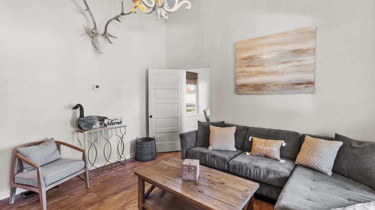 Photo of Livingroom in Mooringsport