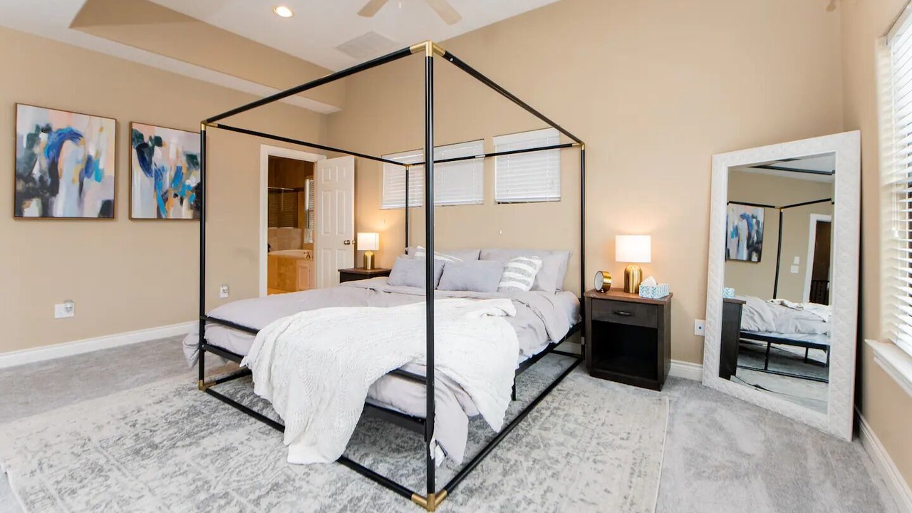 Photo of Bedroom in Midtown