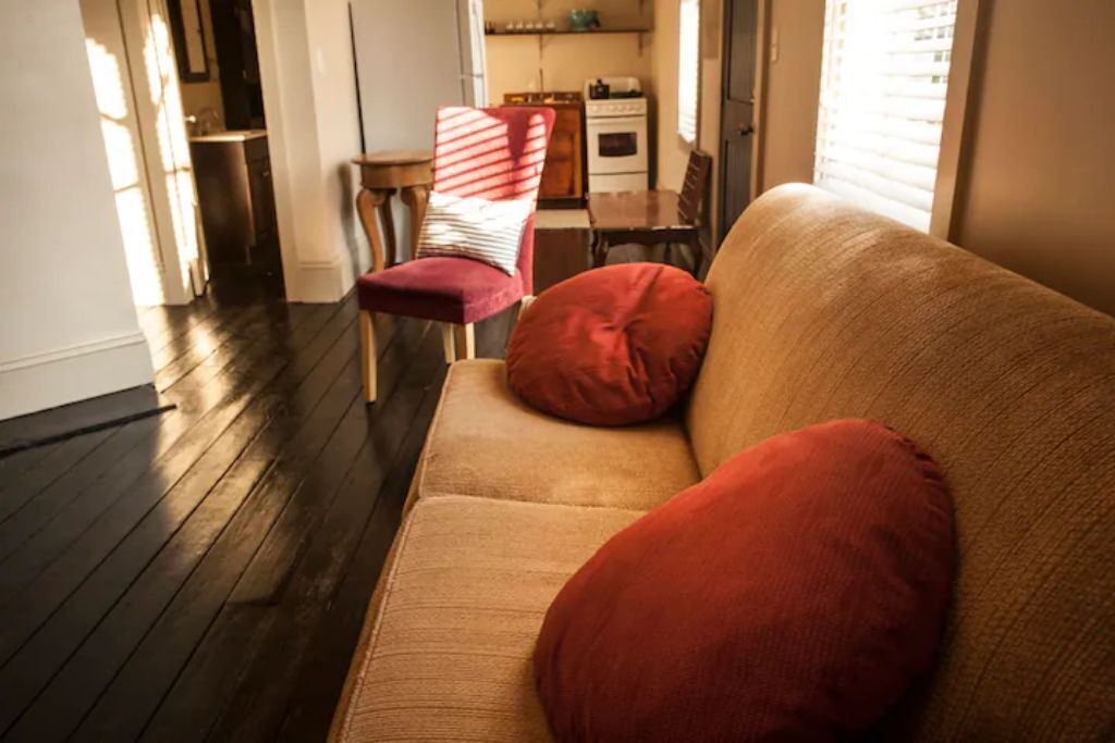 Photo of Livingroom in Central City