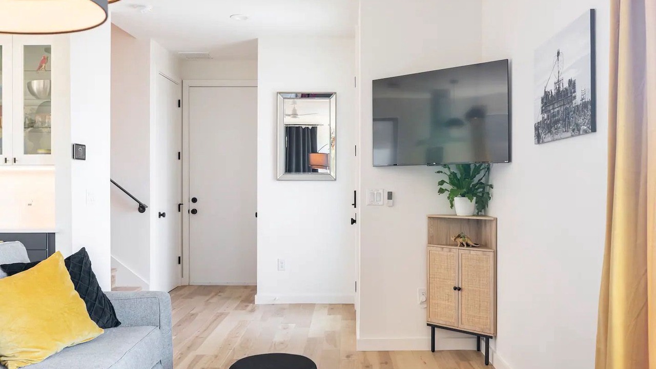 Photo of Livingroom in MLK