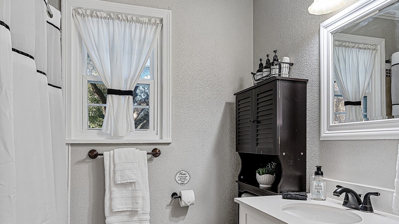 Photo of Bedroom in Broadmoor