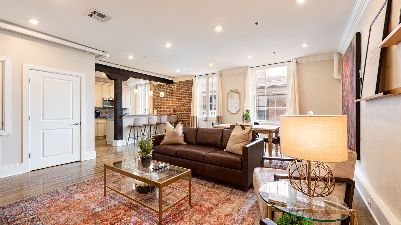 Photo of Livingroom in French Quarter