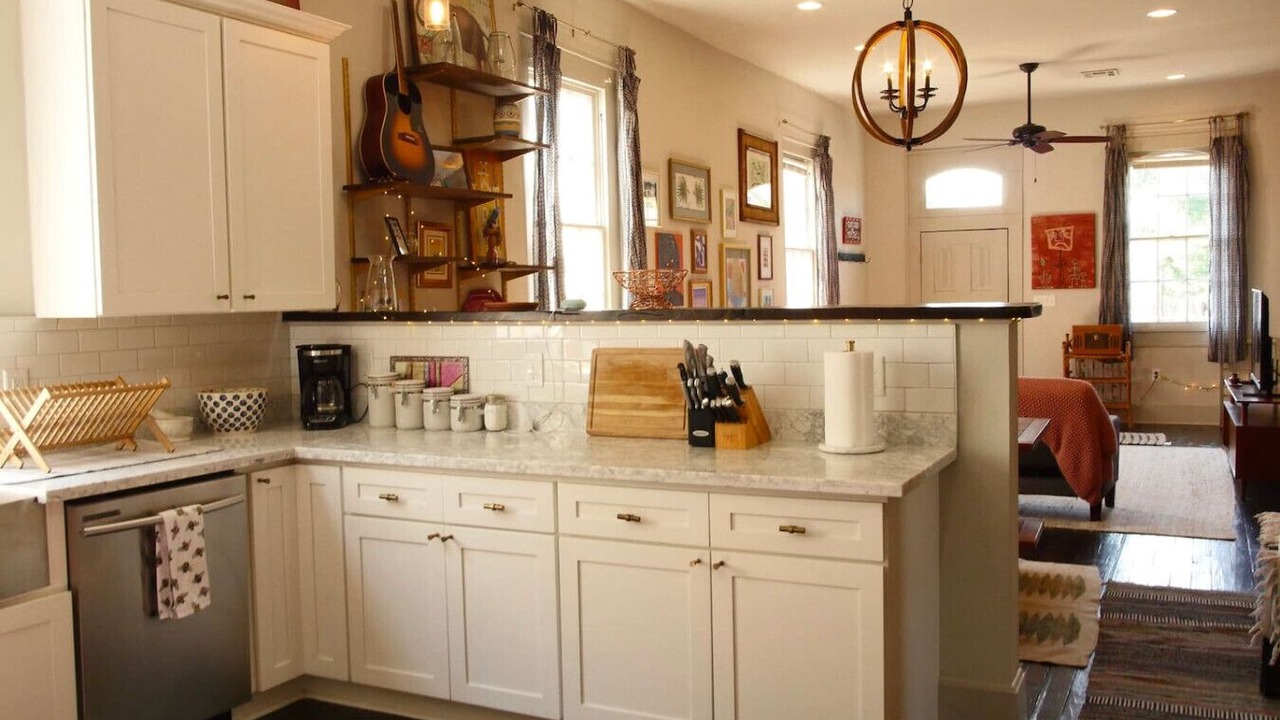 Photo of Kitchen in Holy Cross District