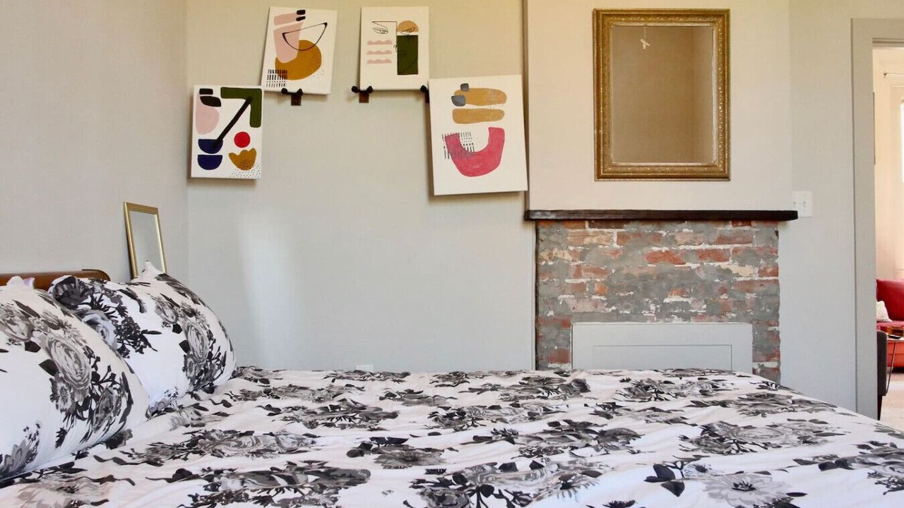 Photo of Bedroom in Holy Cross District
