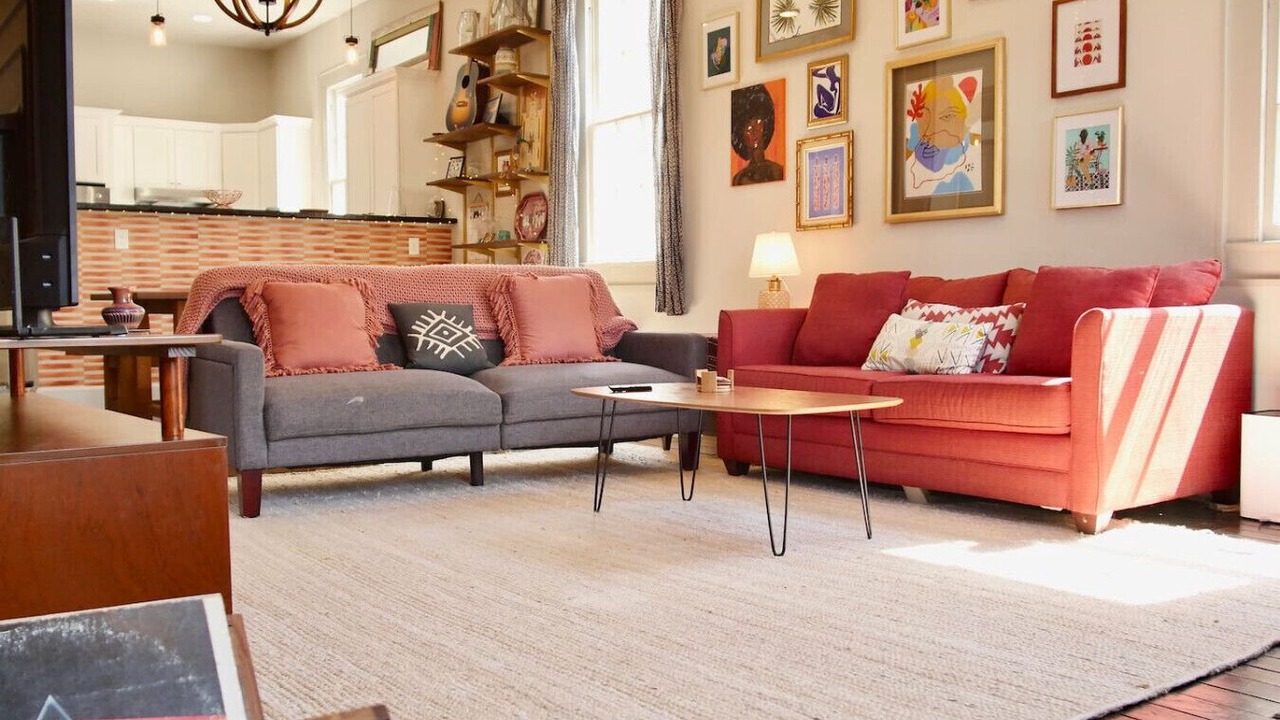 Photo of Livingroom in Holy Cross District