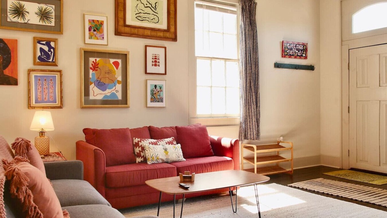 Photo of Livingroom in Holy Cross District