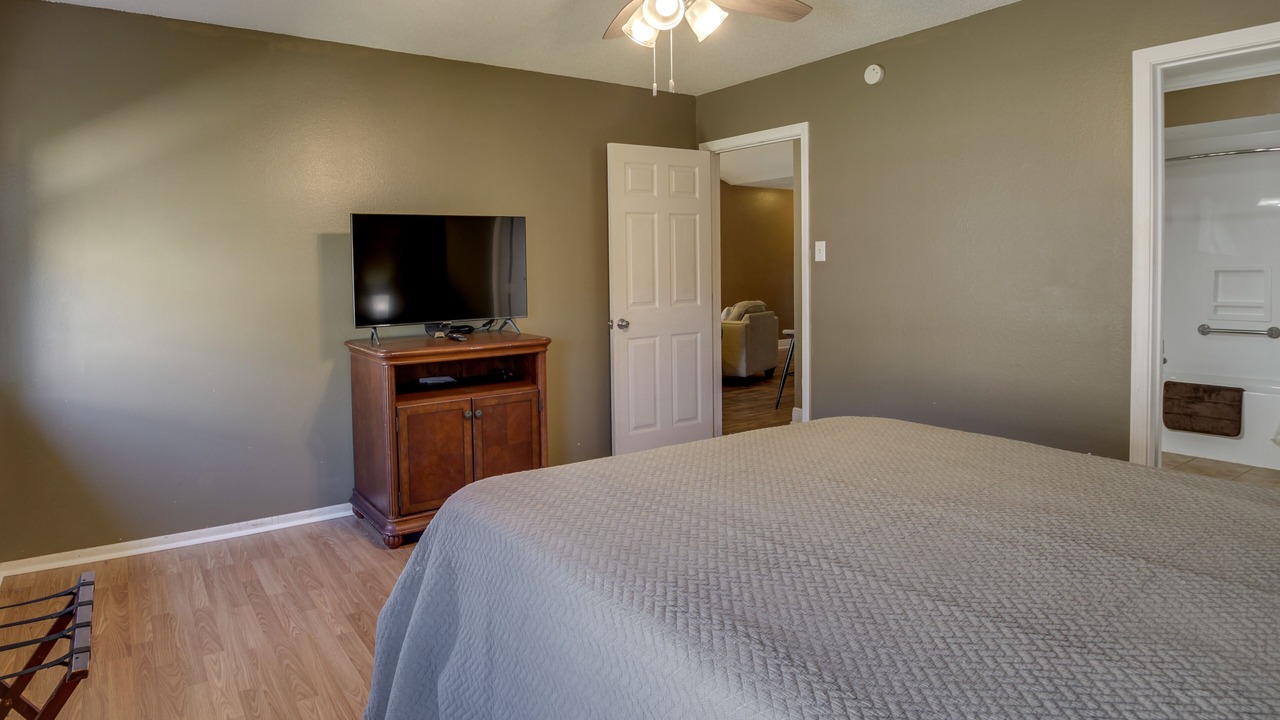 Photo of Bedroom in Old Aurora