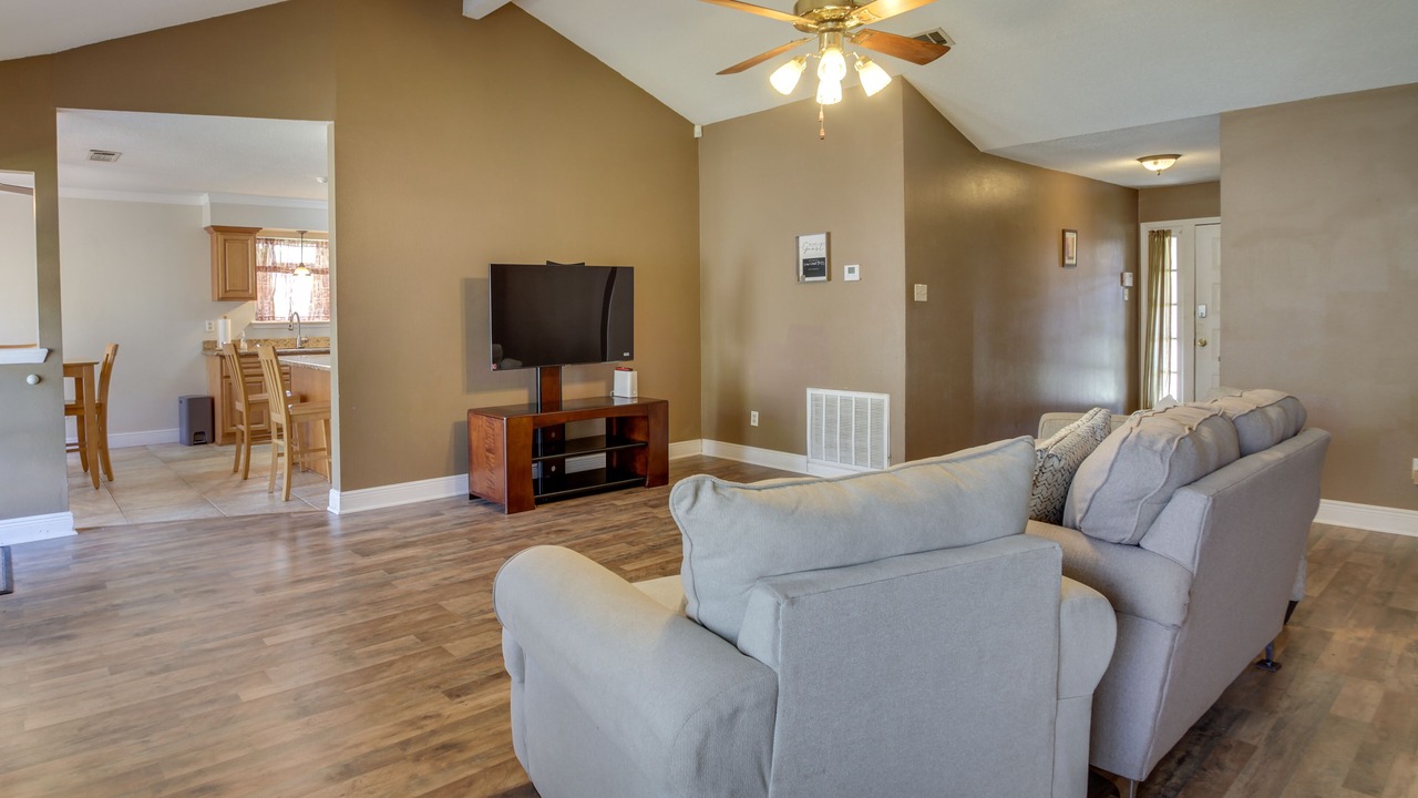Photo of Livingroom in Old Aurora