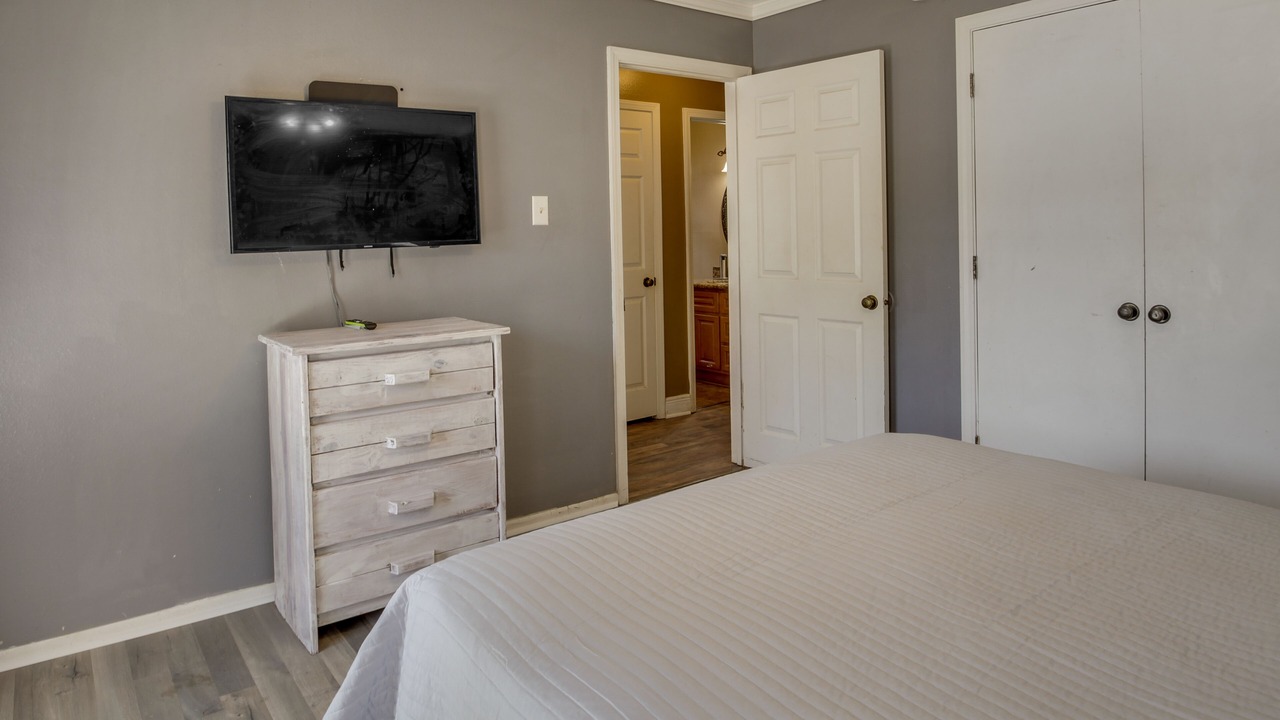 Photo of Bedroom in Old Aurora