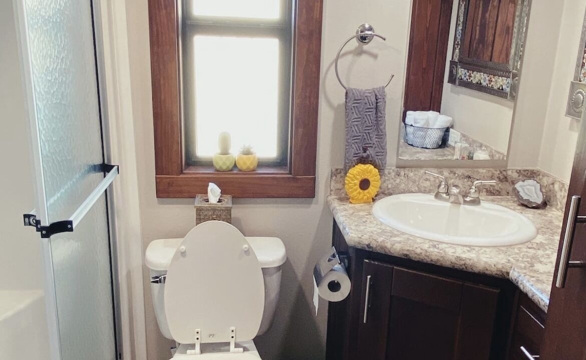 Photo of Bathroom in Annetta North