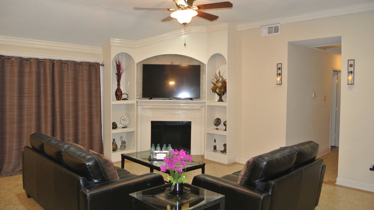 Photo of Livingroom in Tall Timbers - Brechtel