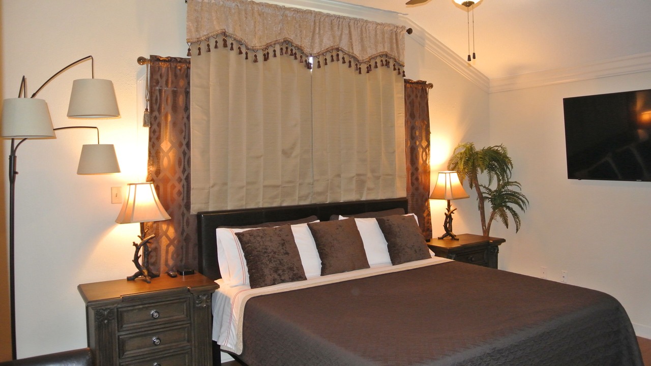 Photo of Bedroom in Tall Timbers - Brechtel