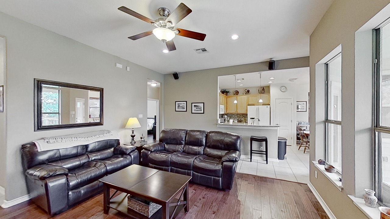 Photo of Livingroom in Apache Shores