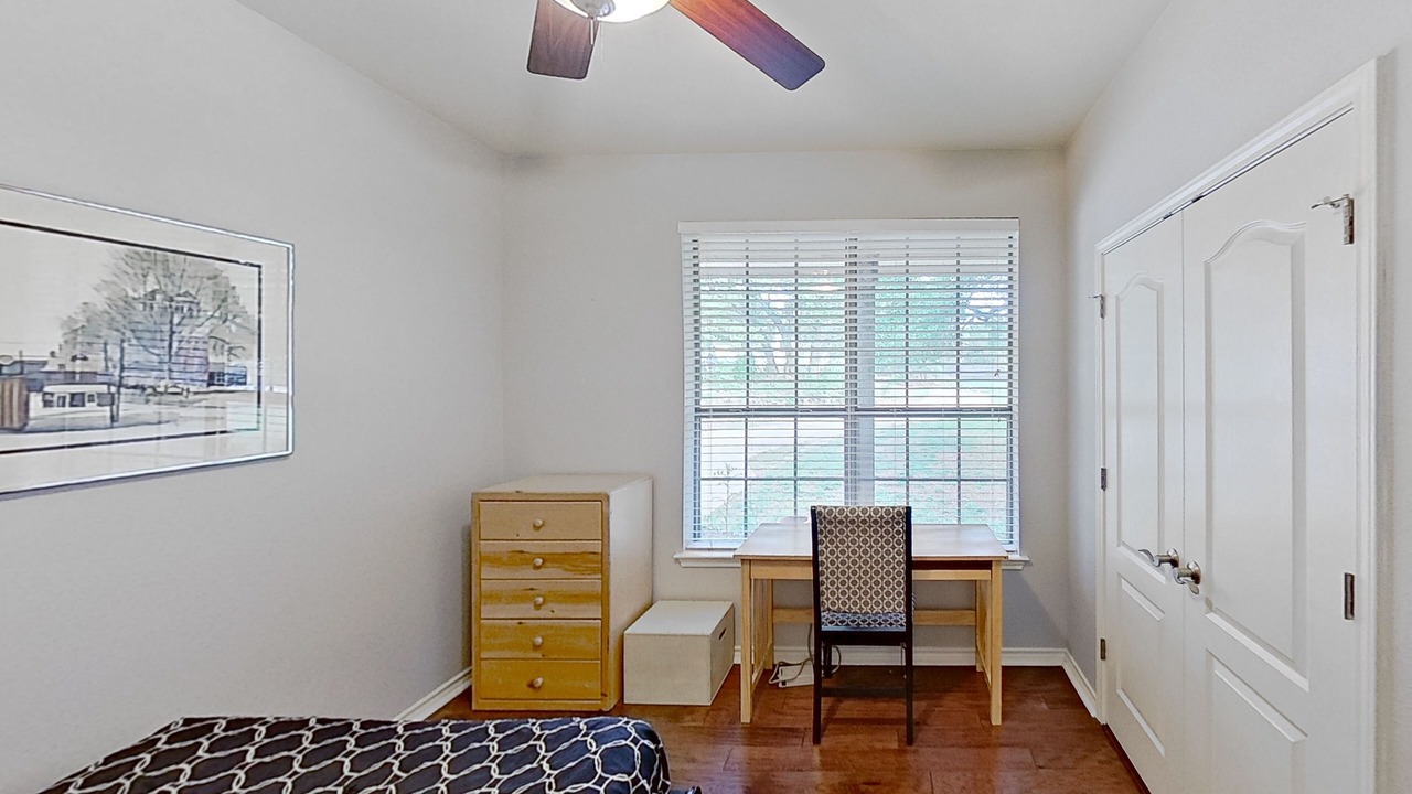 Photo of Bedroom in Apache Shores