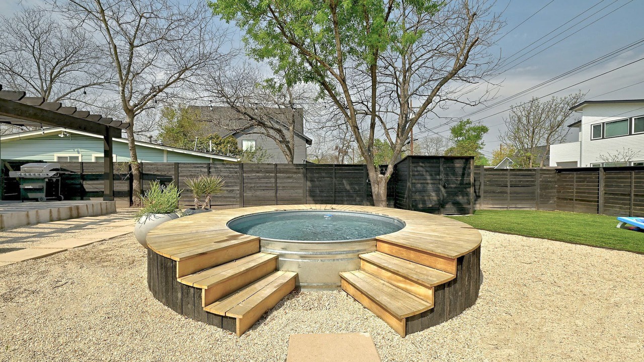 Photo of Outdoor in Dawson