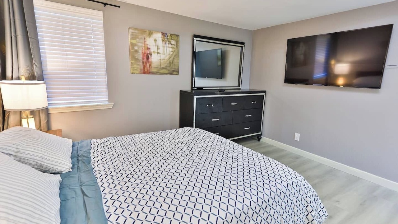 Photo of Bedroom in Central Arlington