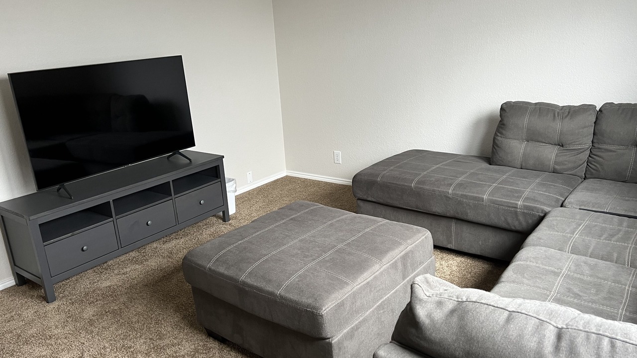 Photo of Livingroom in Far North Central