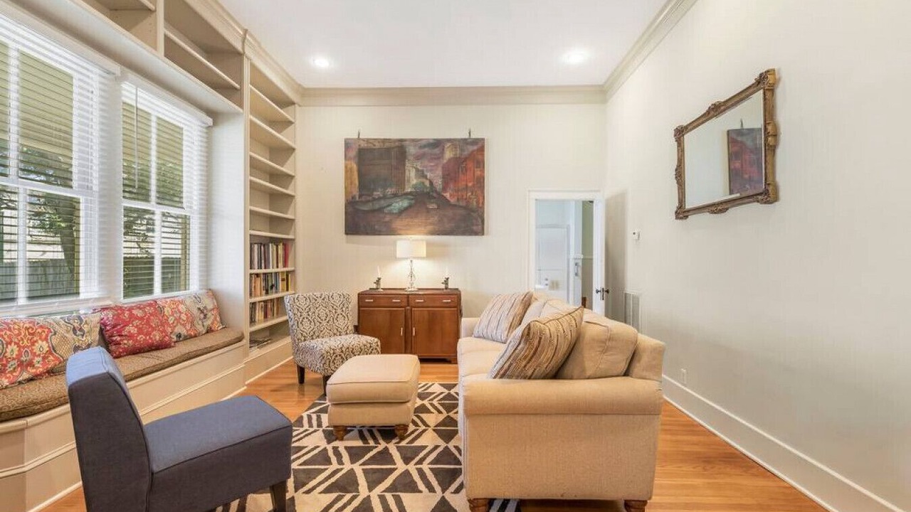 Photo of Livingroom in Downtown