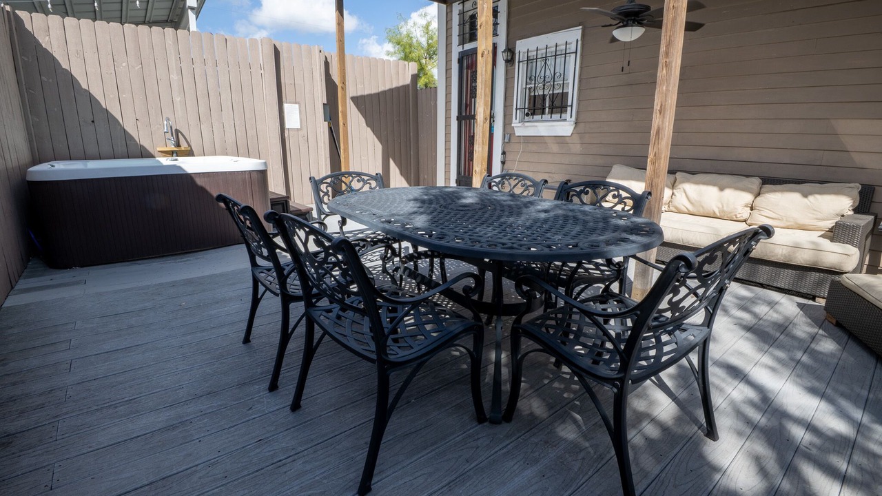Photo of Outdoor in Lower Garden District