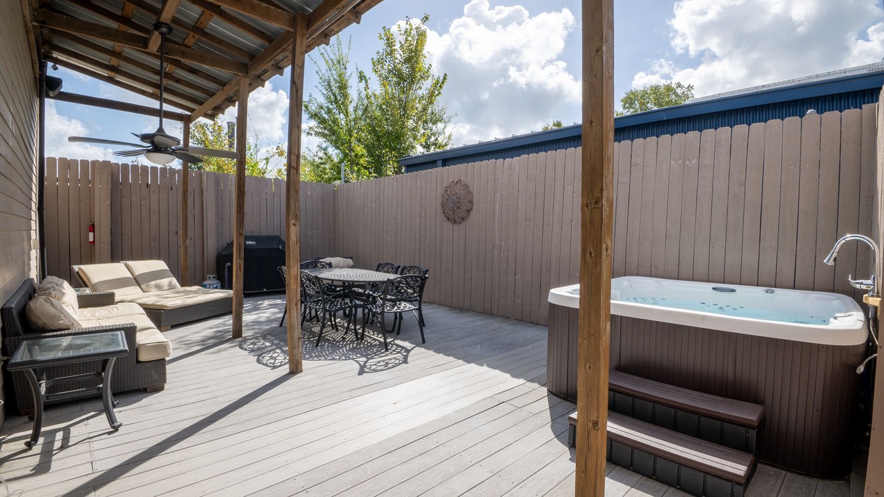 Photo of Outdoor in Lower Garden District