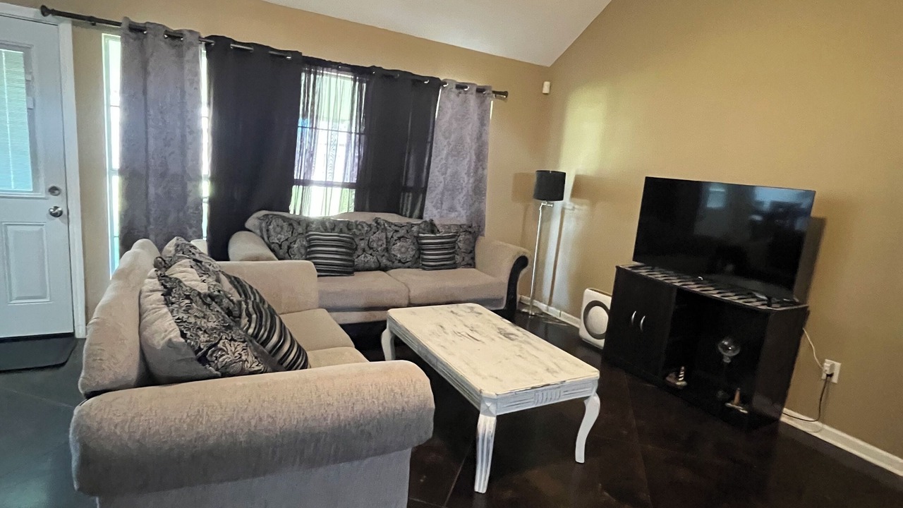 Photo of Livingroom in LaPlace