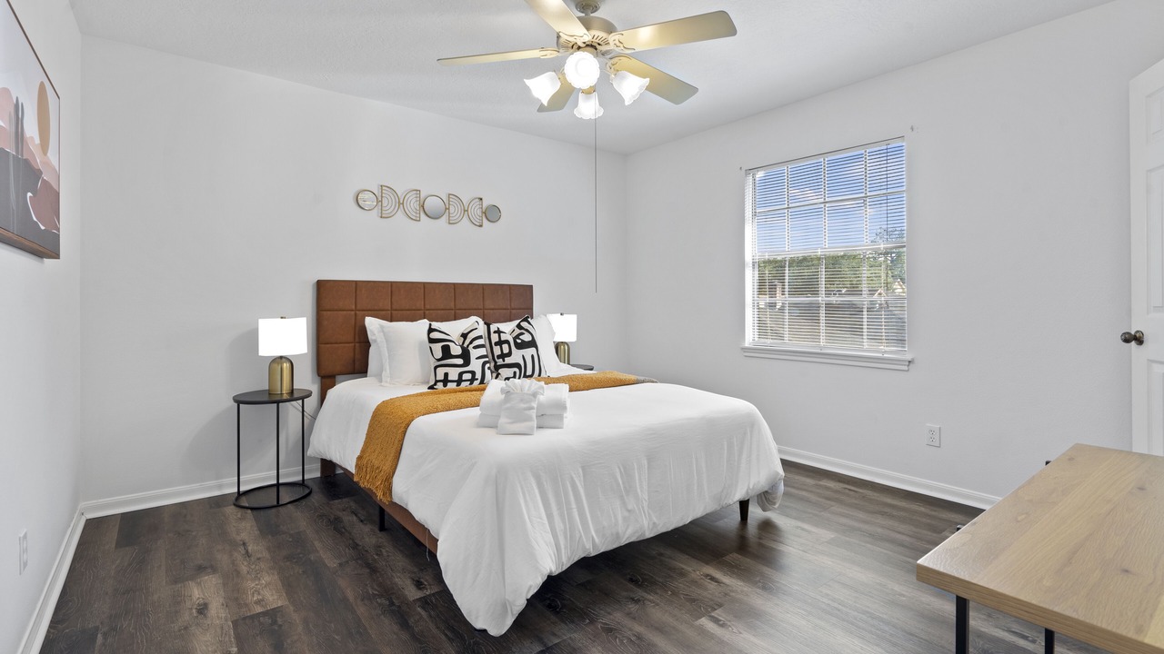 Photo of Bedroom in Clear Lake