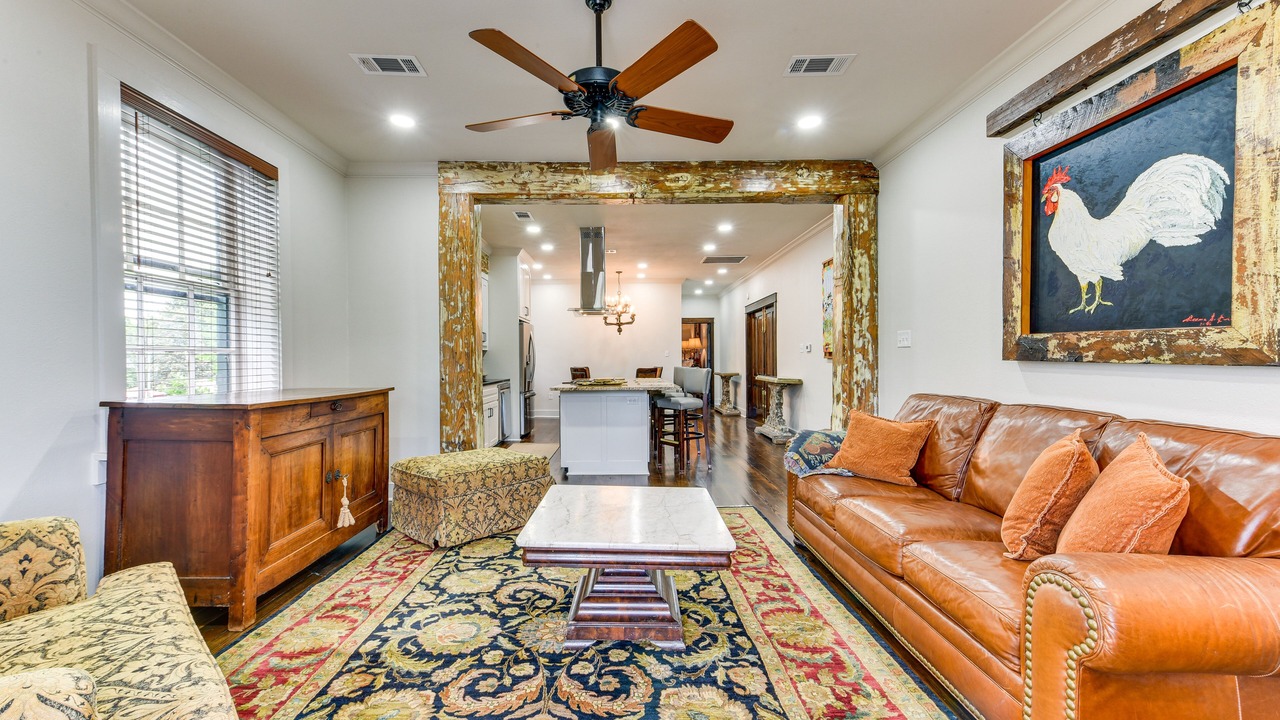Photo of Livingroom in New Roads