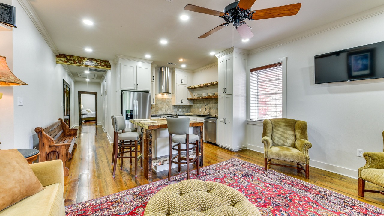 Photo of Livingroom in New Roads
