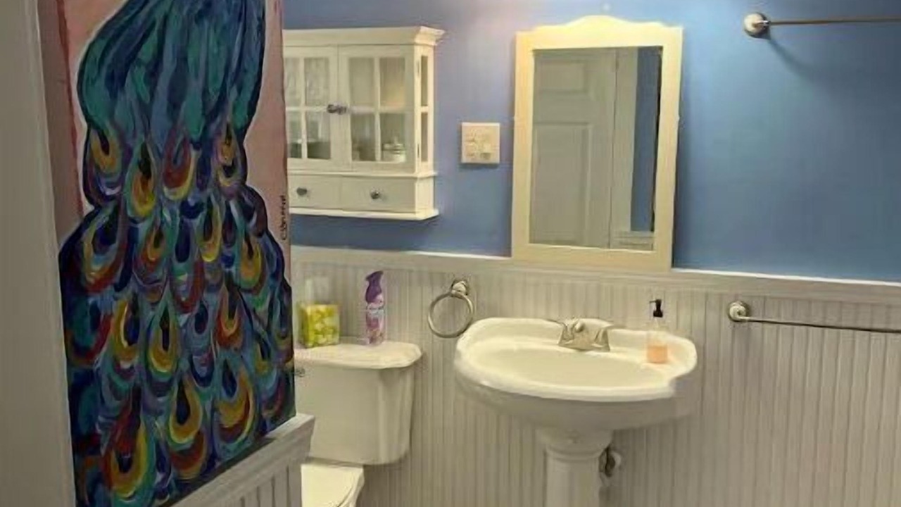 Photo of Bathroom in Sunset