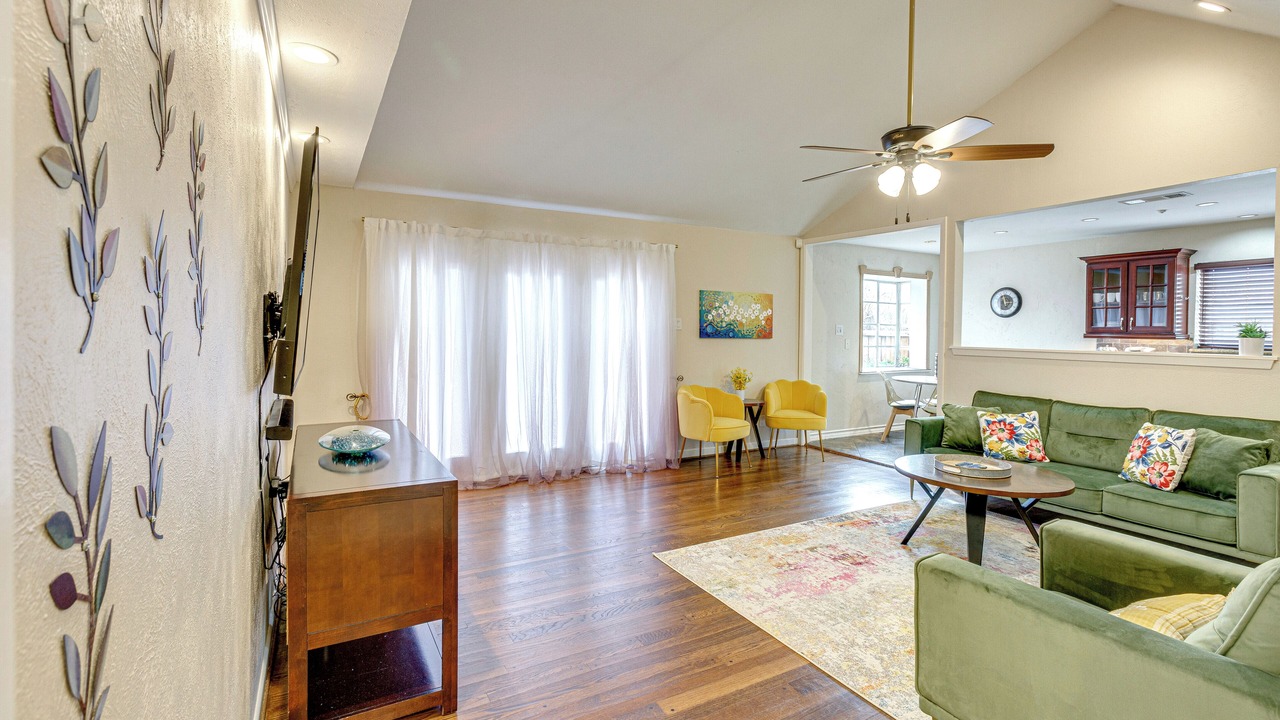 Photo of Livingroom in North Dallas