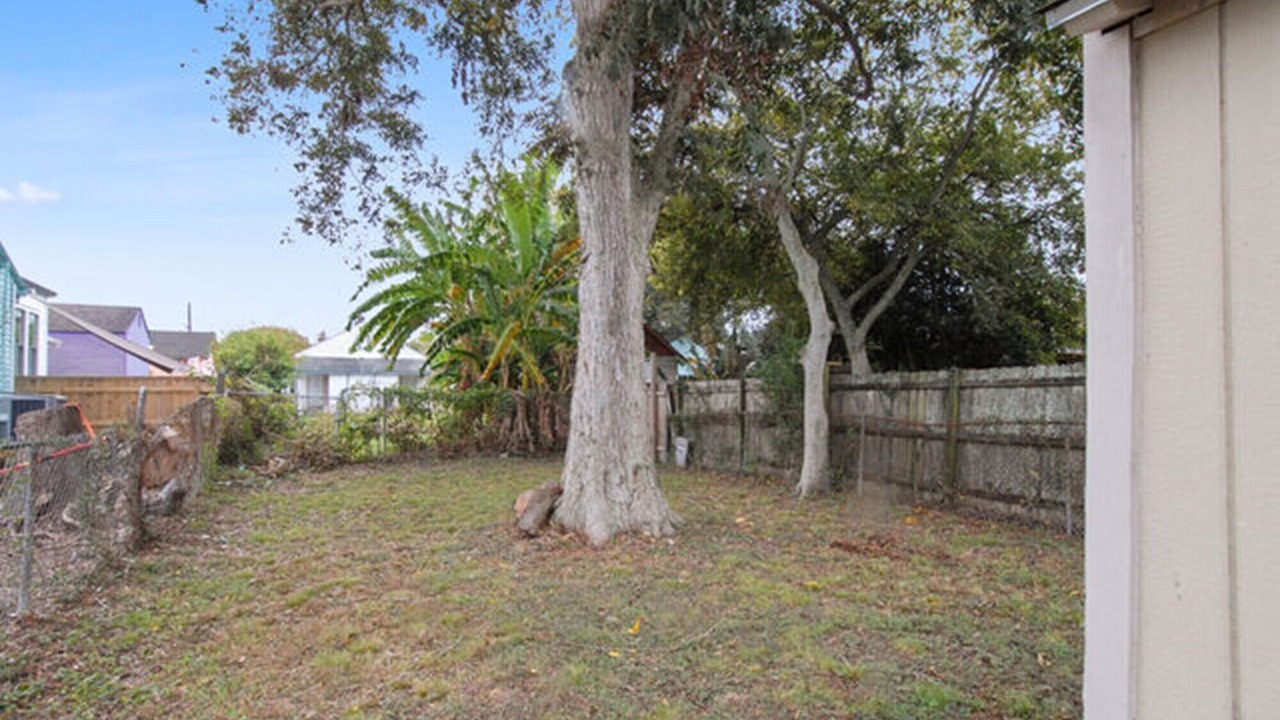 Photo of Outdoor in Holy Cross District