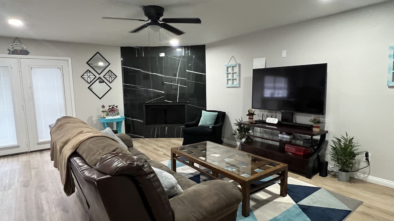 Photo of Livingroom in Garland