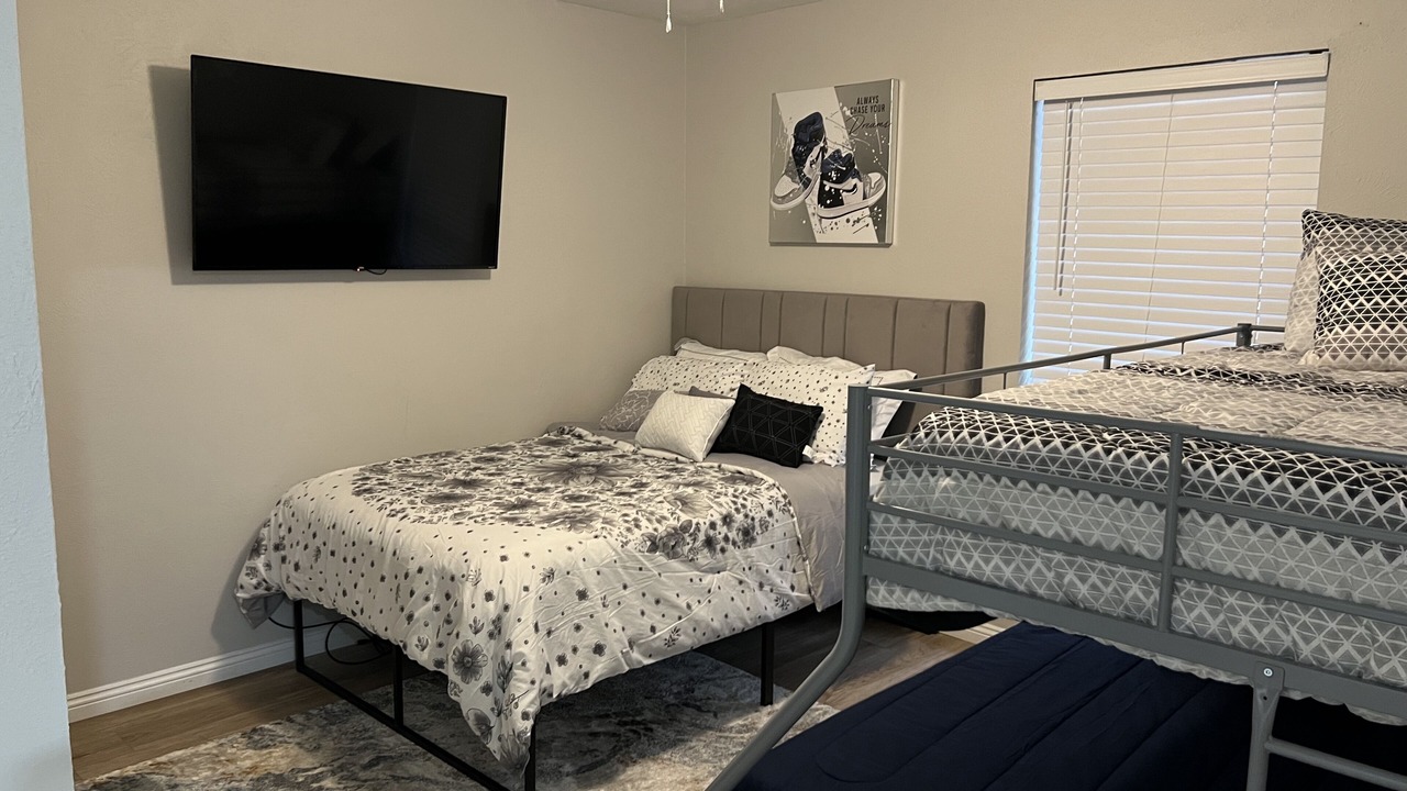 Photo of Bedroom in Garland