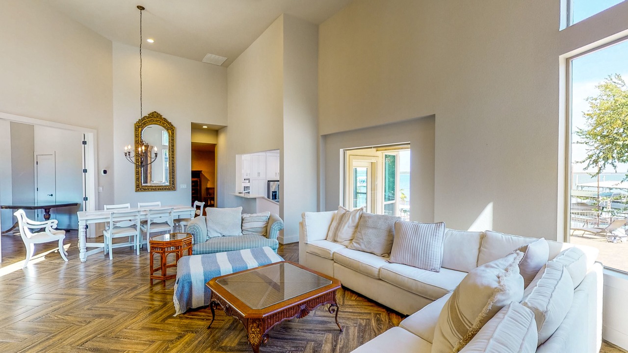 Photo of Livingroom in Lake Bridgeport
