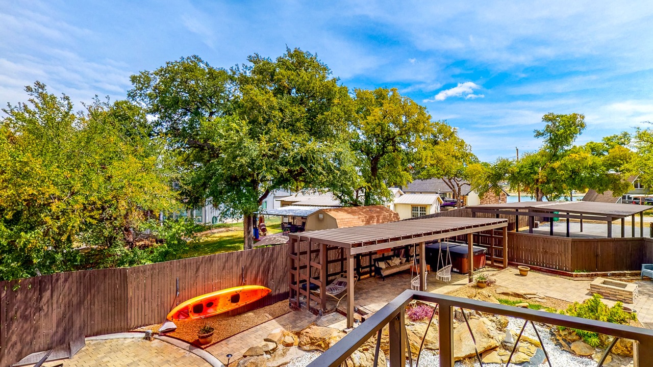 Photo of Patio Balcony in Lake Bridgeport