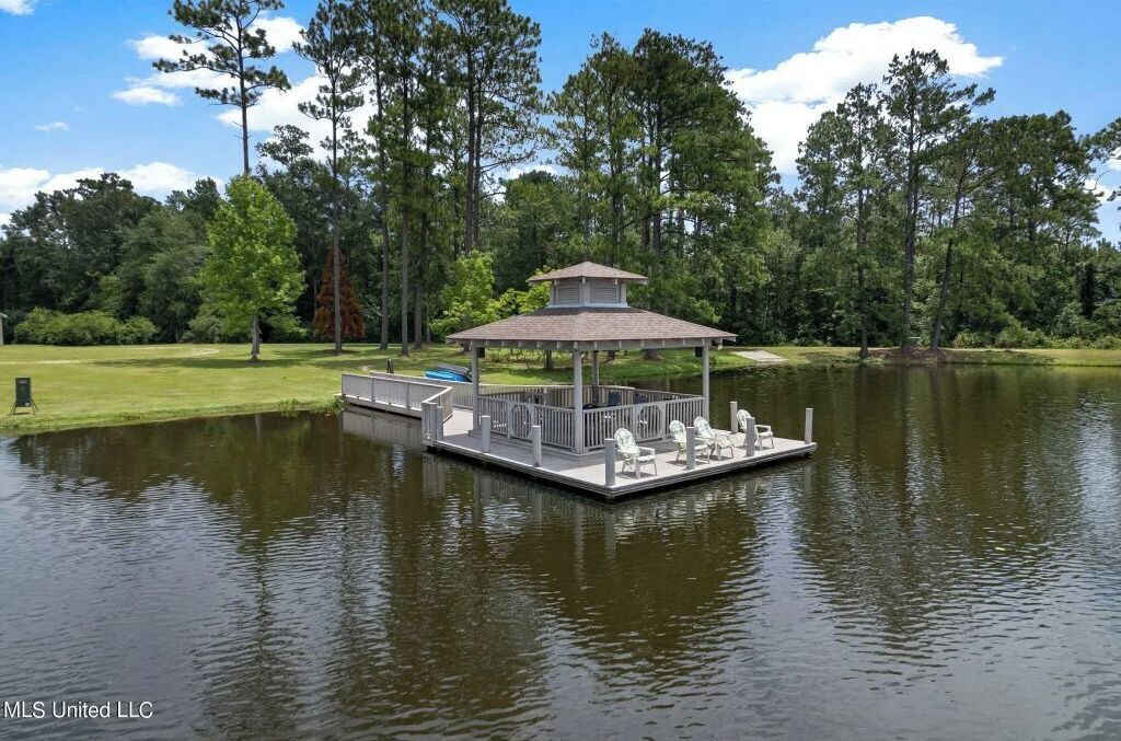 Photo of Outdoor in McNeill