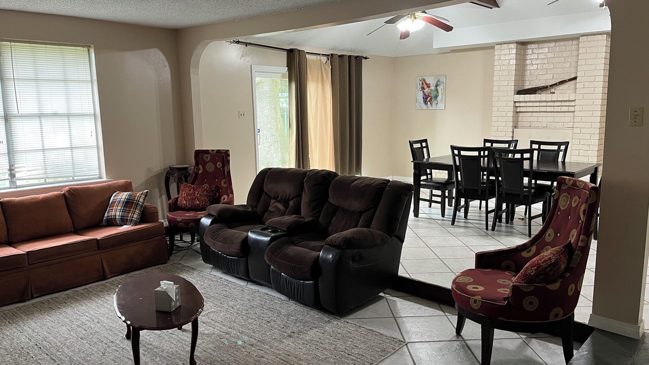 Photo of Livingroom in Tall Timbers - Brechtel