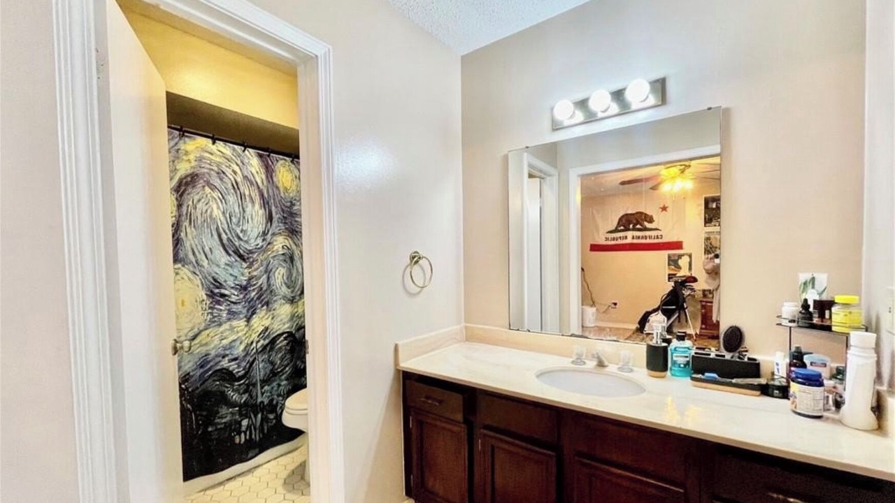 Photo of Bathroom in Tall Timbers - Brechtel
