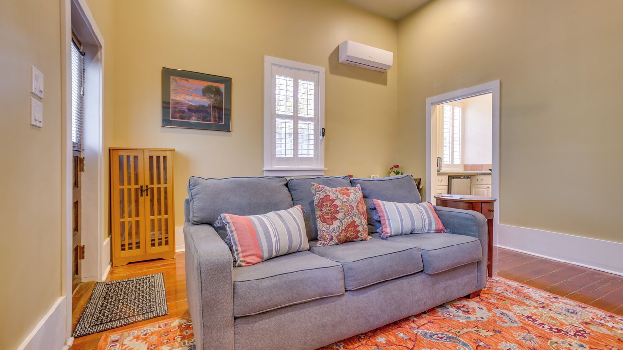 Photo of Livingroom in Uptown Historic District