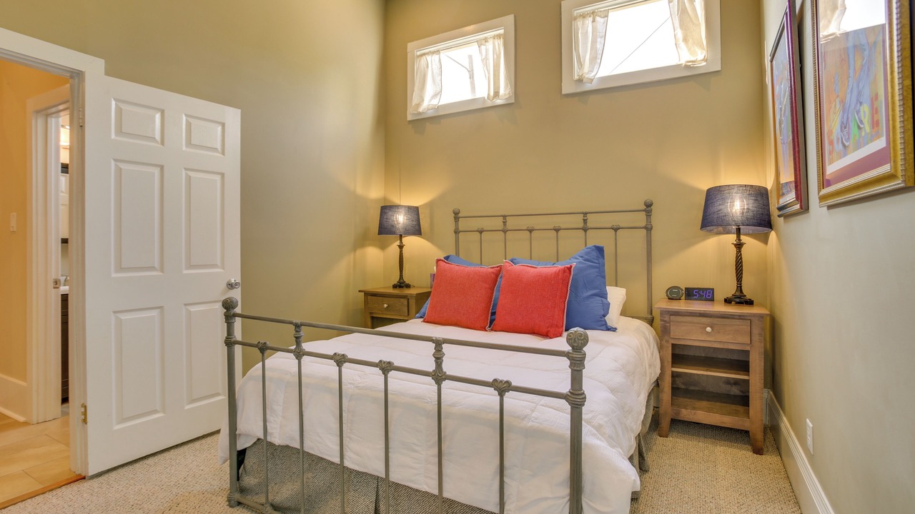 Photo of Bedroom in Uptown Historic District