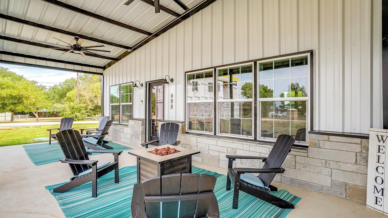 Photo of Patio Balcony in Lake Bridgeport