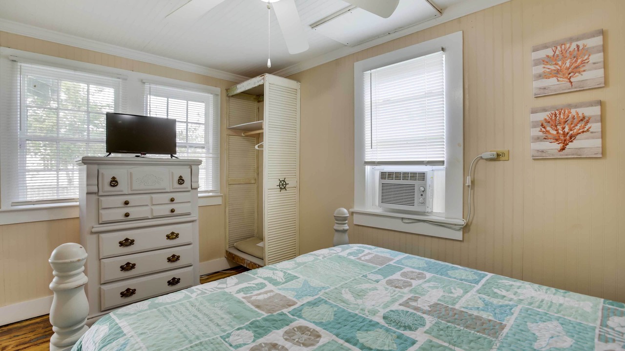 Photo of Bedroom in Golden Meadow